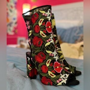 Liliana Black Embroidered High Block Heel Boot Womens 10 Open Toe Floral